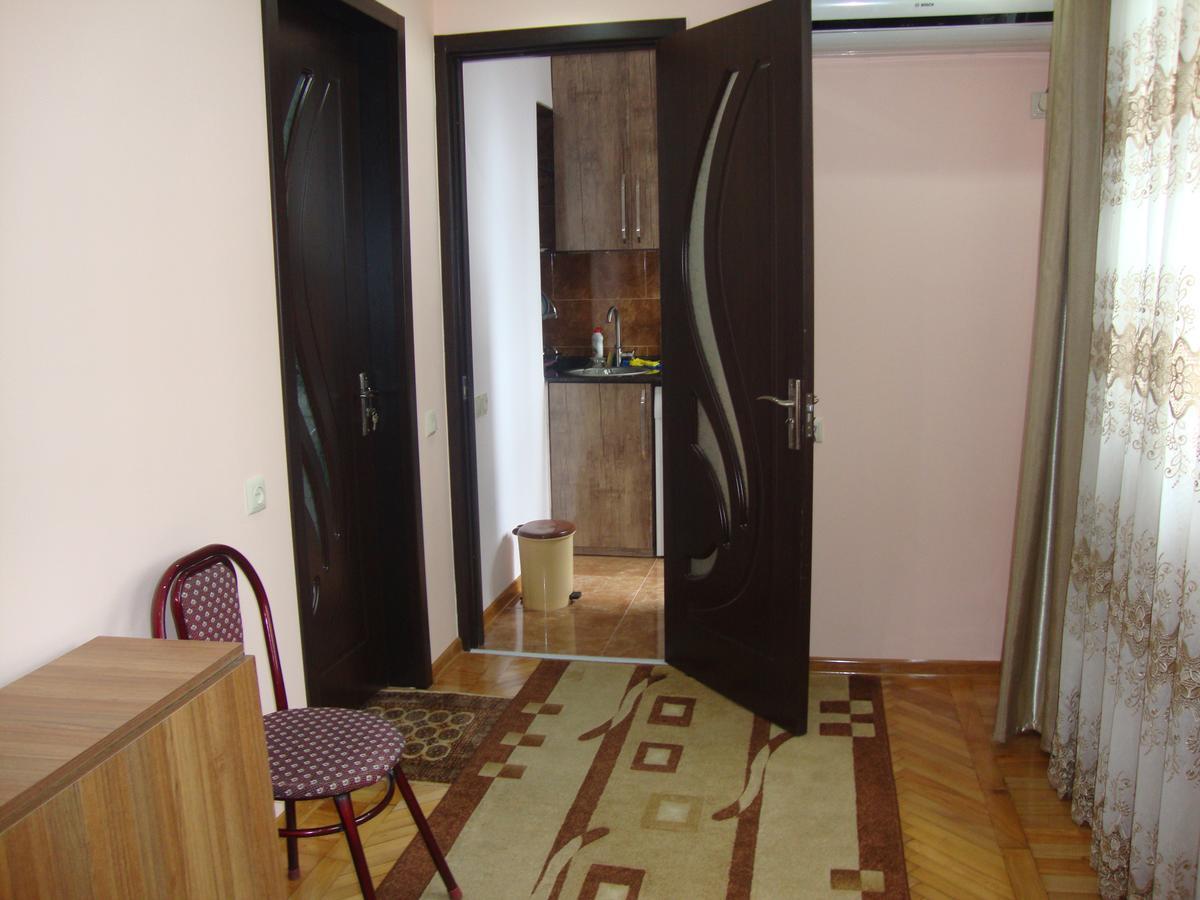Madona'S House Apartment Batumi Exterior foto