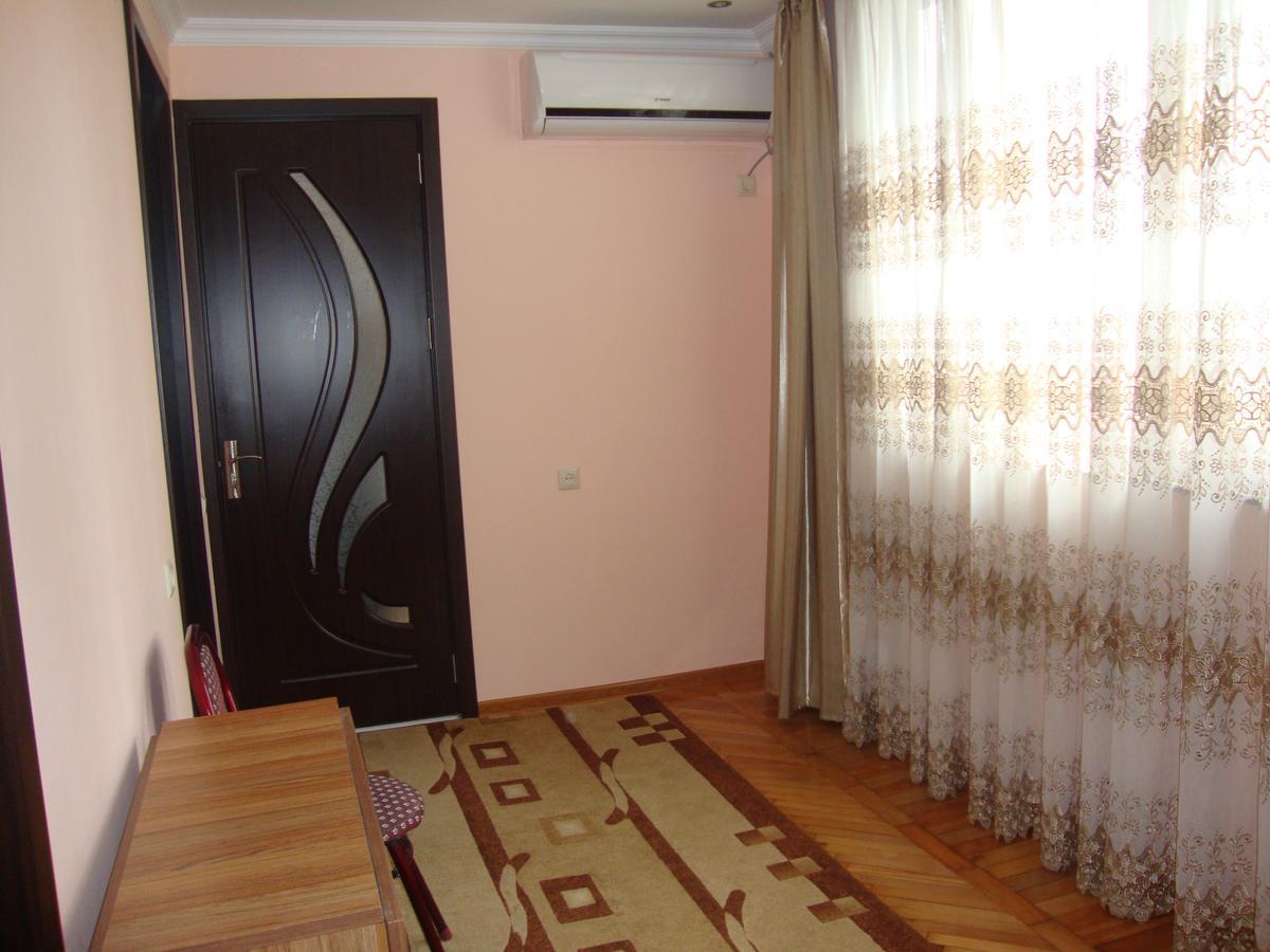 Madona'S House Apartment Batumi Exterior foto